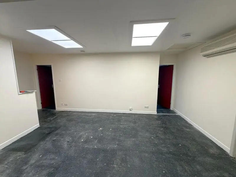 800