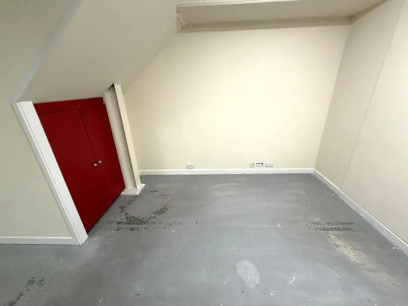 800
