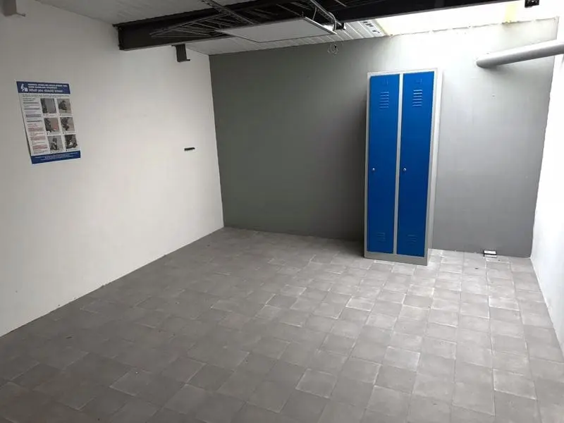 800